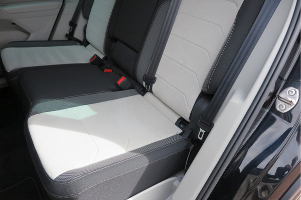 Volkswagen Tiguan 1.4 TSI eHybrid Elegance 245pk DSG ,Led matrix,Virtual cockpit,Trekhaak,Stoelverwarming, Led, DAB+ , PDC, LMV Stuurwiel verwarmd, Carplay etc .