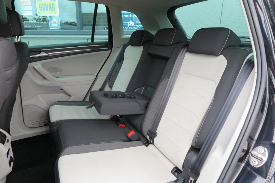 Volkswagen Tiguan 1.4 TSI eHybrid Elegance 245pk DSG ,Led matrix,Virtual cockpit,Trekhaak,Stoelverwarming, Led, DAB+ , PDC, LMV Stuurwiel verwarmd, Carplay etc .