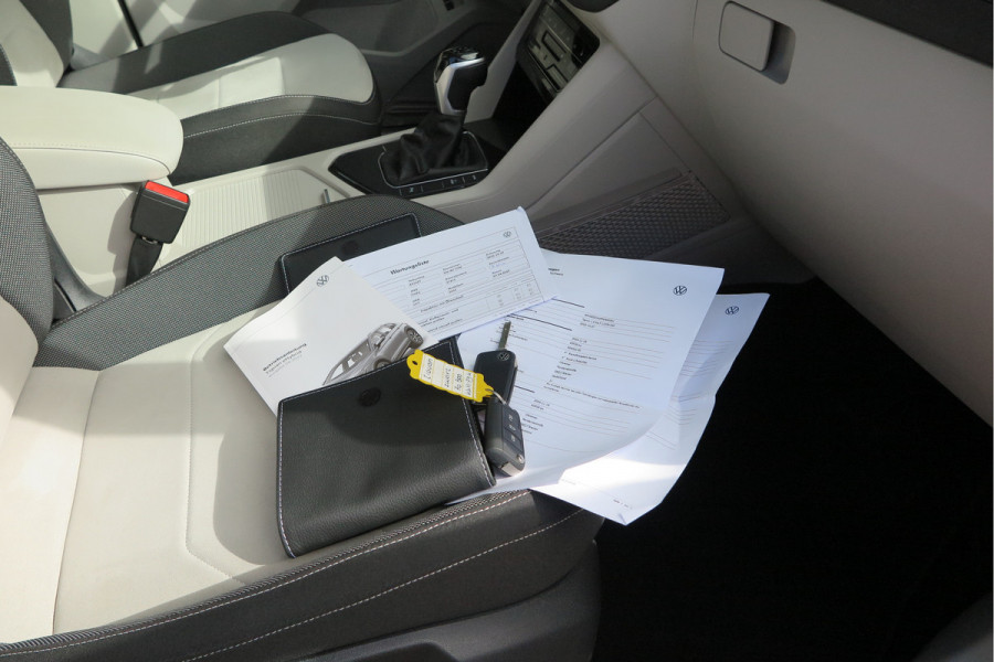 Volkswagen Tiguan 1.4 TSI eHybrid Elegance 245pk DSG ,Led matrix,Virtual cockpit,Trekhaak,Stoelverwarming, Led, DAB+ , PDC, LMV Stuurwiel verwarmd, Carplay etc .
