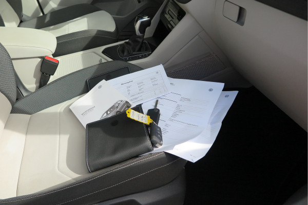 Volkswagen Tiguan 1.4 TSI eHybrid Elegance 245pk DSG ,Led matrix,Virtual cockpit,Trekhaak,Stoelverwarming, Led, DAB+ , PDC, LMV Stuurwiel verwarmd, Carplay etc .