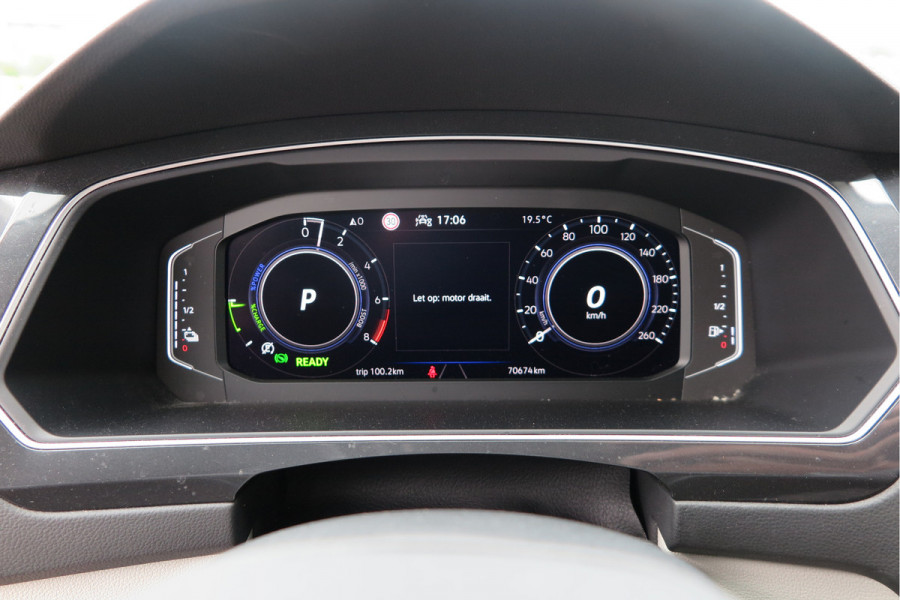 Volkswagen Tiguan 1.4 TSI eHybrid Elegance 245pk DSG ,Led matrix,Virtual cockpit,Trekhaak,Stoelverwarming, Led, DAB+ , PDC, LMV Stuurwiel verwarmd, Carplay etc .