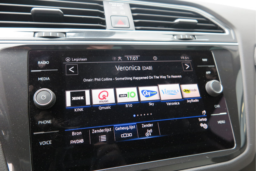 Volkswagen Tiguan 1.4 TSI eHybrid Elegance 245pk DSG ,Led matrix,Virtual cockpit,Trekhaak,Stoelverwarming, Led, DAB+ , PDC, LMV Stuurwiel verwarmd, Carplay etc .