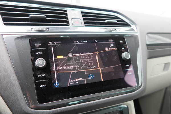 Volkswagen Tiguan 1.4 TSI eHybrid Elegance 245pk DSG ,Led matrix,Virtual cockpit,Trekhaak,Stoelverwarming, Led, DAB+ , PDC, LMV Stuurwiel verwarmd, Carplay etc .