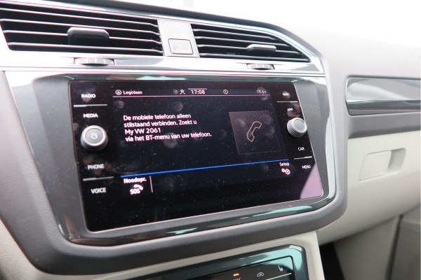 Volkswagen Tiguan 1.4 TSI eHybrid Elegance 245pk DSG ,Led matrix,Virtual cockpit,Trekhaak,Stoelverwarming, Led, DAB+ , PDC, LMV Stuurwiel verwarmd, Carplay etc .