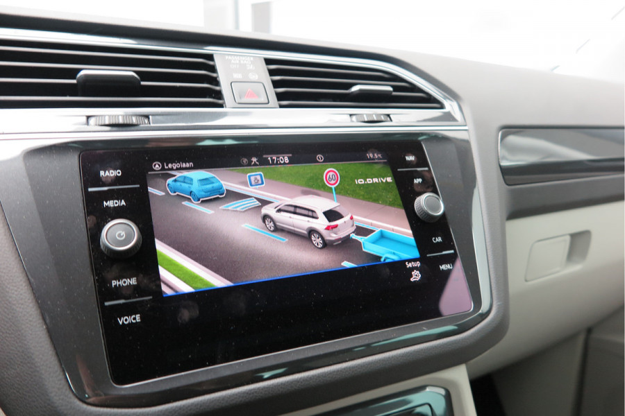 Volkswagen Tiguan 1.4 TSI eHybrid Elegance 245pk DSG ,Led matrix,Virtual cockpit,Trekhaak,Stoelverwarming, Led, DAB+ , PDC, LMV Stuurwiel verwarmd, Carplay etc .