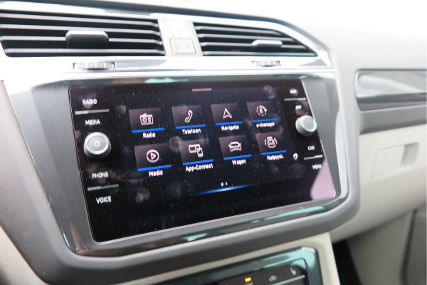 Volkswagen Tiguan 1.4 TSI eHybrid Elegance 245pk DSG ,Led matrix,Virtual cockpit,Trekhaak,Stoelverwarming, Led, DAB+ , PDC, LMV Stuurwiel verwarmd, Carplay etc .