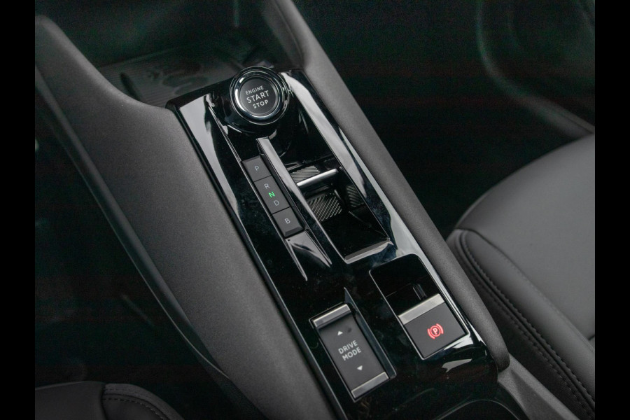 Alfa Romeo junior Elettrica Ti 54 kWh | Clima | Adapt. Cruise | Keyless | Handsfree A-Klep | PDC rondom | Pack Techno | Warmtepomp | Tortona Black