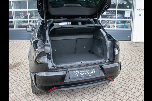 Alfa Romeo junior Elettrica Ti 54 kWh | Clima | Adapt. Cruise | Keyless | Handsfree A-Klep | PDC rondom | Pack Techno | Warmtepomp | Tortona Black