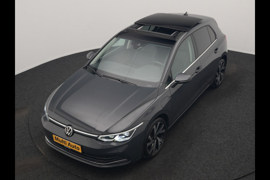 Volkswagen Golf 1.4 eHybrid Style PHEV 204pk Dealer O.H. | Trekhaak Af Fabriek | Panodak | Adaptive Cruise | Camera | IQ Light | Alcantara Sportstoelen Memory & Massage | Sfeerverlichting | Apple Carplay | Stoelen & Stuur Verwarmd | Blis | Keyless  | Plug In Hybrid |