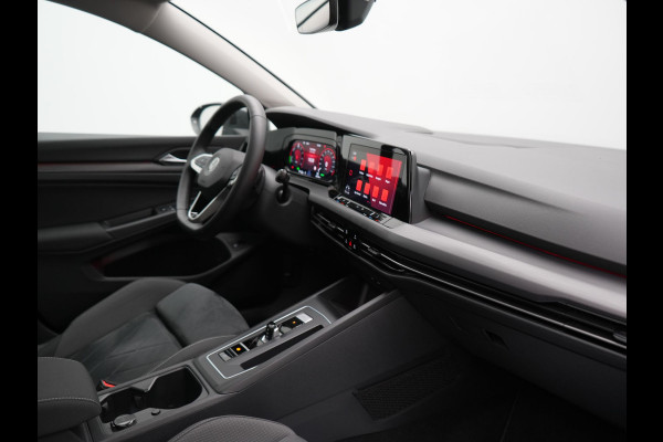 Volkswagen Golf 1.4 eHybrid Style PHEV 204pk Dealer O.H. | Trekhaak Af Fabriek | Panodak | Adaptive Cruise | Camera | IQ Light | Alcantara Sportstoelen Memory & Massage | Sfeerverlichting | Apple Carplay | Stoelen & Stuur Verwarmd | Blis | Keyless  | Plug In Hybrid |