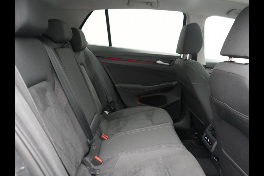 Volkswagen Golf 1.4 eHybrid Style PHEV 204pk Dealer O.H. | Trekhaak Af Fabriek | Panodak | Adaptive Cruise | Camera | IQ Light | Alcantara Sportstoelen Memory & Massage | Sfeerverlichting | Apple Carplay | Stoelen & Stuur Verwarmd | Blis | Keyless  | Plug In Hybrid |