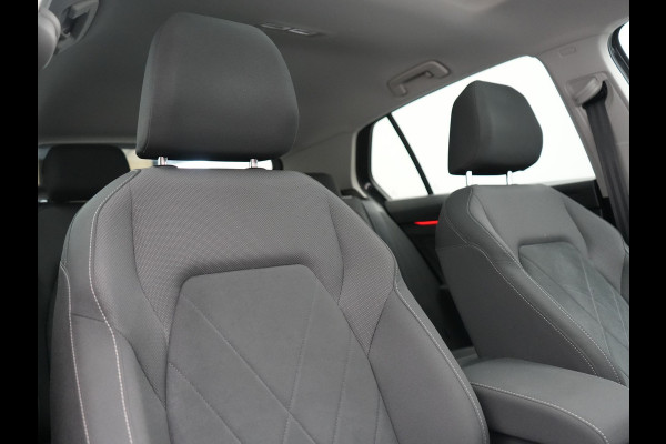 Volkswagen Golf 1.4 eHybrid Style PHEV 204pk Dealer O.H. | Trekhaak Af Fabriek | Panodak | Adaptive Cruise | Camera | IQ Light | Alcantara Sportstoelen Memory & Massage | Sfeerverlichting | Apple Carplay | Stoelen & Stuur Verwarmd | Blis | Keyless  | Plug In Hybrid |