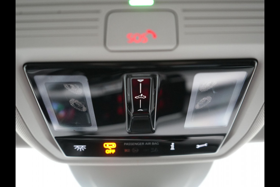 Volkswagen Golf 1.4 eHybrid Style PHEV 204pk Dealer O.H. | Trekhaak Af Fabriek | Panodak | Adaptive Cruise | Camera | IQ Light | Alcantara Sportstoelen Memory & Massage | Sfeerverlichting | Apple Carplay | Stoelen & Stuur Verwarmd | Blis | Keyless  | Plug In Hybrid |