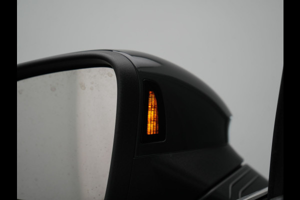 Volkswagen Golf 1.4 eHybrid Style PHEV 204pk Dealer O.H. | Trekhaak Af Fabriek | Panodak | Adaptive Cruise | Camera | IQ Light | Alcantara Sportstoelen Memory & Massage | Sfeerverlichting | Apple Carplay | Stoelen & Stuur Verwarmd | Blis | Keyless  | Plug In Hybrid |
