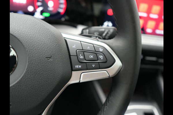 Volkswagen Golf 1.4 eHybrid Style PHEV 204pk Dealer O.H. | Trekhaak Af Fabriek | Panodak | Adaptive Cruise | Camera | IQ Light | Alcantara Sportstoelen Memory & Massage | Sfeerverlichting | Apple Carplay | Stoelen & Stuur Verwarmd | Blis | Keyless  | Plug In Hybrid |