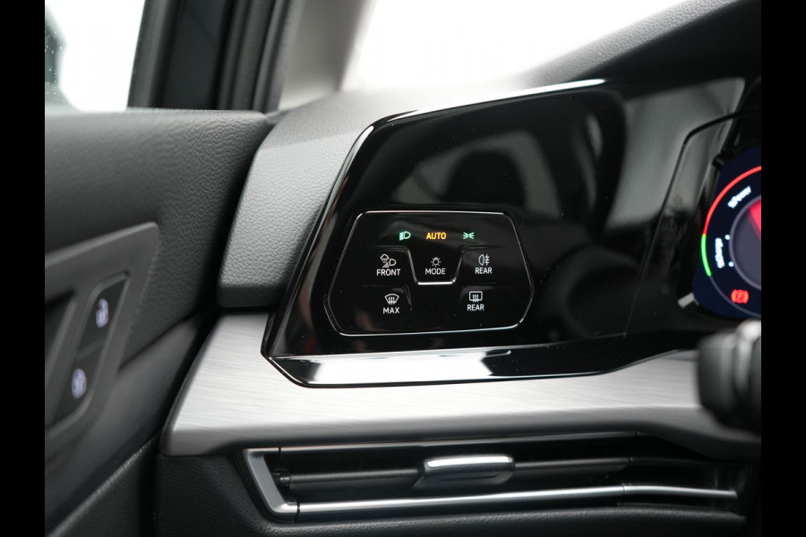 Volkswagen Golf 1.4 eHybrid Style PHEV 204pk Dealer O.H. | Trekhaak Af Fabriek | Panodak | Adaptive Cruise | Camera | IQ Light | Alcantara Sportstoelen Memory & Massage | Sfeerverlichting | Apple Carplay | Stoelen & Stuur Verwarmd | Blis | Keyless  | Plug In Hybrid |