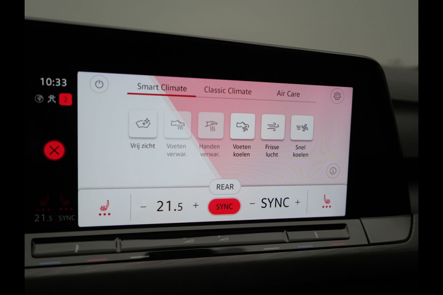 Volkswagen Golf 1.4 eHybrid Style PHEV 204pk Dealer O.H. | Trekhaak Af Fabriek | Panodak | Adaptive Cruise | Camera | IQ Light | Alcantara Sportstoelen Memory & Massage | Sfeerverlichting | Apple Carplay | Stoelen & Stuur Verwarmd | Blis | Keyless  | Plug In Hybrid |