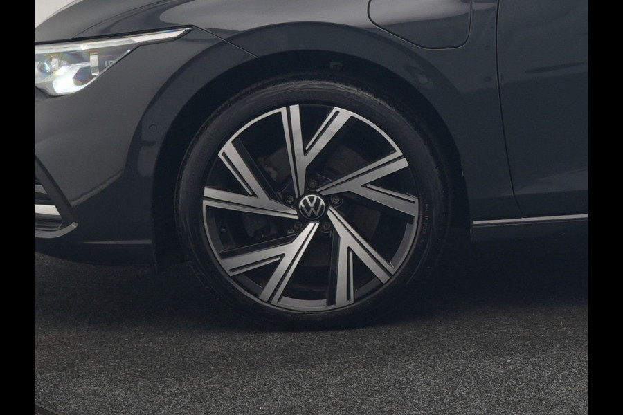 Volkswagen Golf 1.4 eHybrid Style PHEV 204pk Dealer O.H. | Trekhaak Af Fabriek | Panodak | Adaptive Cruise | Camera | IQ Light | Alcantara Sportstoelen Memory & Massage | Sfeerverlichting | Apple Carplay | Stoelen & Stuur Verwarmd | Blis | Keyless  | Plug In Hybrid |