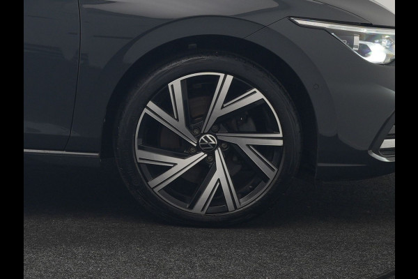 Volkswagen Golf 1.4 eHybrid Style PHEV 204pk Dealer O.H. | Trekhaak Af Fabriek | Panodak | Adaptive Cruise | Camera | IQ Light | Alcantara Sportstoelen Memory & Massage | Sfeerverlichting | Apple Carplay | Stoelen & Stuur Verwarmd | Blis | Keyless  | Plug In Hybrid |