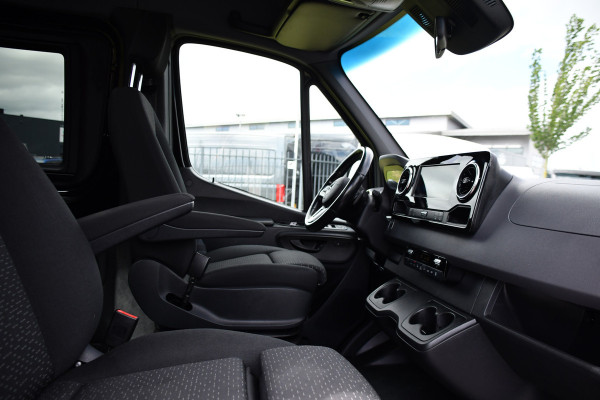Mercedes-Benz Sprinter 319 3.0 CDI L2H2 DC Black Edition MARGE! Adaptieve Cruise, Camera, LED, Carplay, Standkachel, 10,5'' Mbux, Automaat, 3500kg Trekhaak, Uniek!