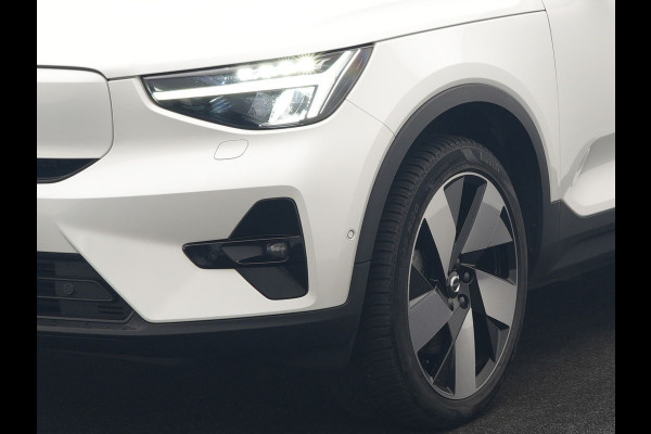 Volvo XC40 Recharge Ultimate 69 kWh 231pk Dealer O.H. | Trekhaak Af Fabriek | Panodak | Wartmepomp | Adaptive Cruise | 360 Camera | Harman / Kardon | Sportstoelen Memory & Verwarmd | Keyless | Blis | Apple Carplay | Google | Stuur Verwwarmd |