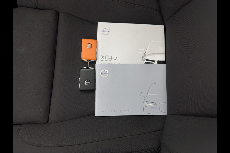 Volvo XC40 1.5 T4 Recharge R-Design Expression {SoH-83%} (Plug-in) (INCL-BTW)  Aut. *PANO | DIGI-COCKPIT | HARMAN/KARDON | BLINDSPOT | KEYLESS | DAB | SPORTSEATS | FULL-LED | NAVI-FULLMAP | CAMERA | ECC | TOWBAR | 18'' ALU*