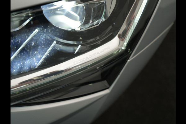 Škoda Superb Combi 1.4 TSI iV Laurin & Klement PHEV 218pk Dealer O.H. | Trekhaak Af Fabriek | Panodak | Adaptive Cruise | Camera | Lederen Comfortstoelen Memory & Ventilatie | Sfeerverlichting | Stoelen & Stuur Verwarmd | Keyless | Blis | Crystal LED | Plug In Hybrid |