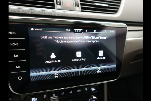 Škoda Superb Combi 1.4 TSI iV Laurin & Klement PHEV 218pk Dealer O.H. | Trekhaak Af Fabriek | Panodak | Adaptive Cruise | Camera | Lederen Comfortstoelen Memory & Ventilatie | Sfeerverlichting | Stoelen & Stuur Verwarmd | Keyless | Blis | Crystal LED | Plug In Hybrid |