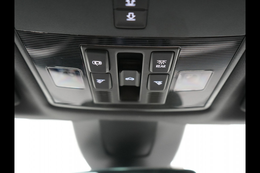 Škoda Superb Combi 1.4 TSI iV Laurin & Klement PHEV 218pk Dealer O.H. | Trekhaak Af Fabriek | Panodak | Adaptive Cruise | Camera | Lederen Comfortstoelen Memory & Ventilatie | Sfeerverlichting | Stoelen & Stuur Verwarmd | Keyless | Blis | Crystal LED | Plug In Hybrid |
