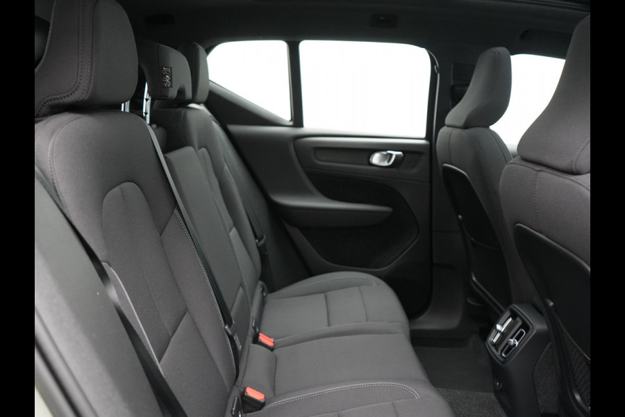 Volvo XC40 Ultimate Recharge Pure 69kWh 231pk Dealer O.H. | Panodak | Warmtepomp | Adaptive Cruise | 360 Camera | Harman / Kardon | Sportstoelen Memory & Verwarmd | Keyless | Blis | Apple Carplay | Google Assistent | DAB |