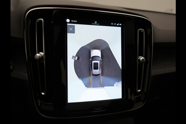 Volvo XC40 Ultimate Recharge Pure 69kWh 231pk Dealer O.H. | Panodak | Warmtepomp | Adaptive Cruise | 360 Camera | Harman / Kardon | Sportstoelen Memory & Verwarmd | Keyless | Blis | Apple Carplay | Google Assistent | DAB |