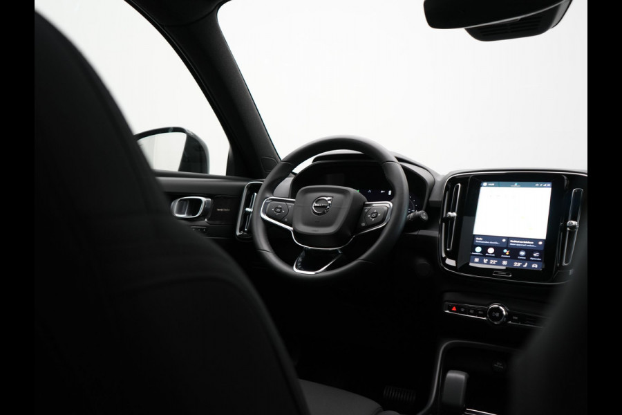 Volvo XC40 Ultimate Recharge Pure 69kWh 231pk Dealer O.H. | Panodak | Warmtepomp | Adaptive Cruise | 360 Camera | Harman / Kardon | Sportstoelen Memory & Verwarmd | Keyless | Blis | Apple Carplay | Google Assistent | DAB |