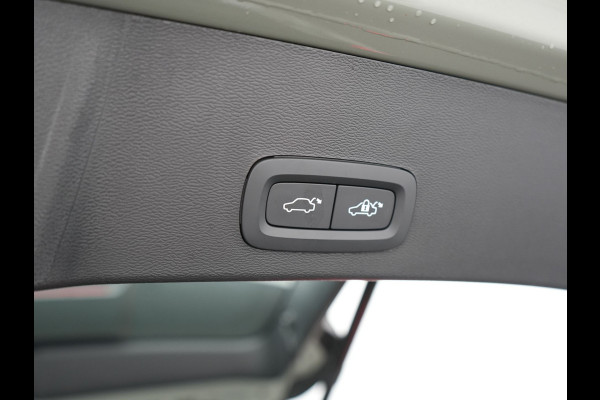 Volvo XC40 Ultimate Recharge Pure 69kWh 231pk Dealer O.H. | Panodak | Warmtepomp | Adaptive Cruise | 360 Camera | Harman / Kardon | Sportstoelen Memory & Verwarmd | Keyless | Blis | Apple Carplay | Google Assistent | DAB |