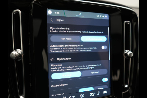 Volvo XC40 Ultimate Recharge Pure 69kWh 231pk Dealer O.H. | Panodak | Warmtepomp | Adaptive Cruise | 360 Camera | Harman / Kardon | Sportstoelen Memory & Verwarmd | Keyless | Blis | Apple Carplay | Google Assistent | DAB |