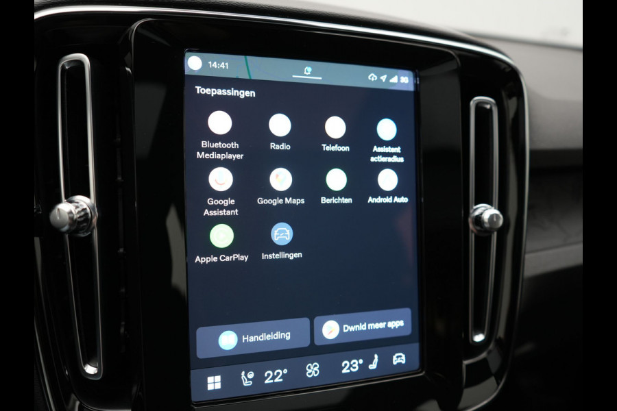 Volvo XC40 Ultimate Recharge Pure 69kWh 231pk Dealer O.H. | Panodak | Warmtepomp | Adaptive Cruise | 360 Camera | Harman / Kardon | Sportstoelen Memory & Verwarmd | Keyless | Blis | Apple Carplay | Google Assistent | DAB |