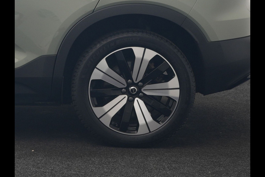 Volvo XC40 Ultimate Recharge Pure 69kWh 231pk Dealer O.H. | Panodak | Warmtepomp | Adaptive Cruise | 360 Camera | Harman / Kardon | Sportstoelen Memory & Verwarmd | Keyless | Blis | Apple Carplay | Google Assistent | DAB |