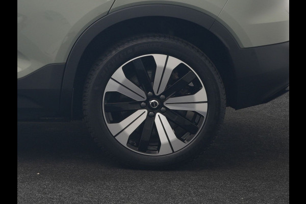 Volvo XC40 Ultimate Recharge Pure 69kWh 231pk Dealer O.H. | Panodak | Warmtepomp | Adaptive Cruise | 360 Camera | Harman / Kardon | Sportstoelen Memory & Verwarmd | Keyless | Blis | Apple Carplay | Google Assistent | DAB |