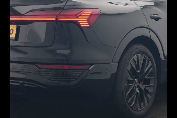 Audi Q8 Sportback e-tron 55 quattro 2x S Line 114 kWh 408pk Dealer O.H. | Luchtvering | Panodak | Head Up | 360 Camera | Matrix LED | Alcantara Sportstoelen Memory & Verwarmd | Keyless | Sfeerverlichting | Apple Carplay | Navigatie | DAB |