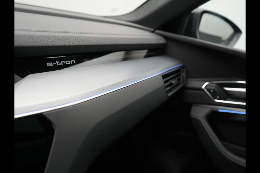 Audi Q8 Sportback e-tron 55 quattro 2x S Line 114 kWh 408pk Dealer O.H. | Luchtvering | Panodak | Head Up | 360 Camera | Matrix LED | Alcantara Sportstoelen Memory & Verwarmd | Keyless | Sfeerverlichting | Apple Carplay | Navigatie | DAB |