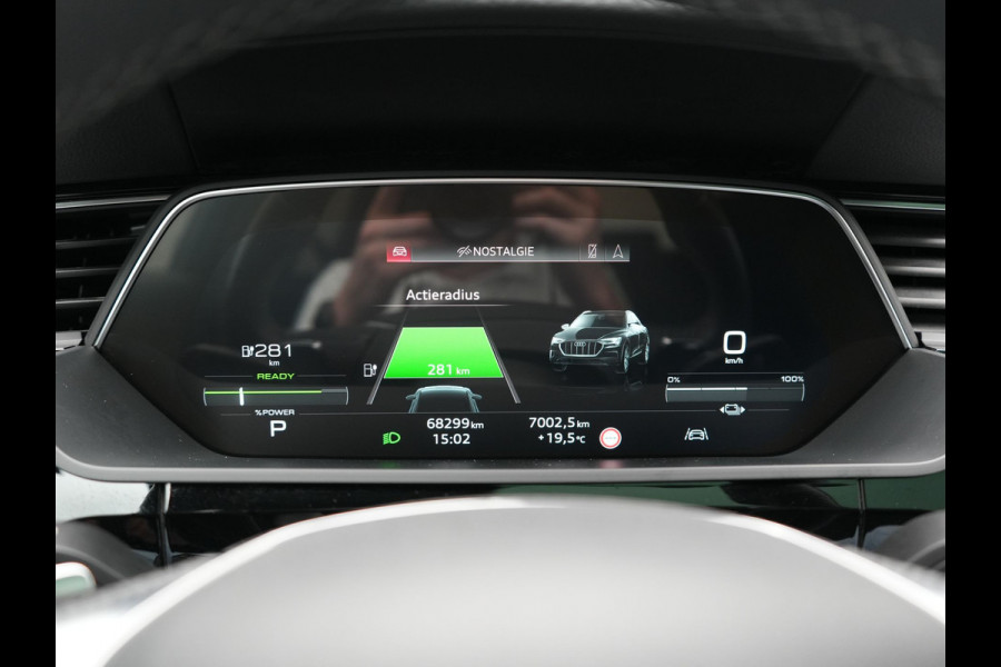 Audi Q8 Sportback e-tron 55 quattro 2x S Line 114 kWh 408pk Dealer O.H. | Luchtvering | Panodak | Head Up | 360 Camera | Matrix LED | Alcantara Sportstoelen Memory & Verwarmd | Keyless | Sfeerverlichting | Apple Carplay | Navigatie | DAB |