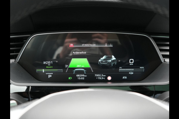 Audi Q8 Sportback e-tron 55 quattro 2x S Line 114 kWh 408pk Dealer O.H. | Luchtvering | Panodak | Head Up | 360 Camera | Matrix LED | Alcantara Sportstoelen Memory & Verwarmd | Keyless | Sfeerverlichting | Apple Carplay | Navigatie | DAB |