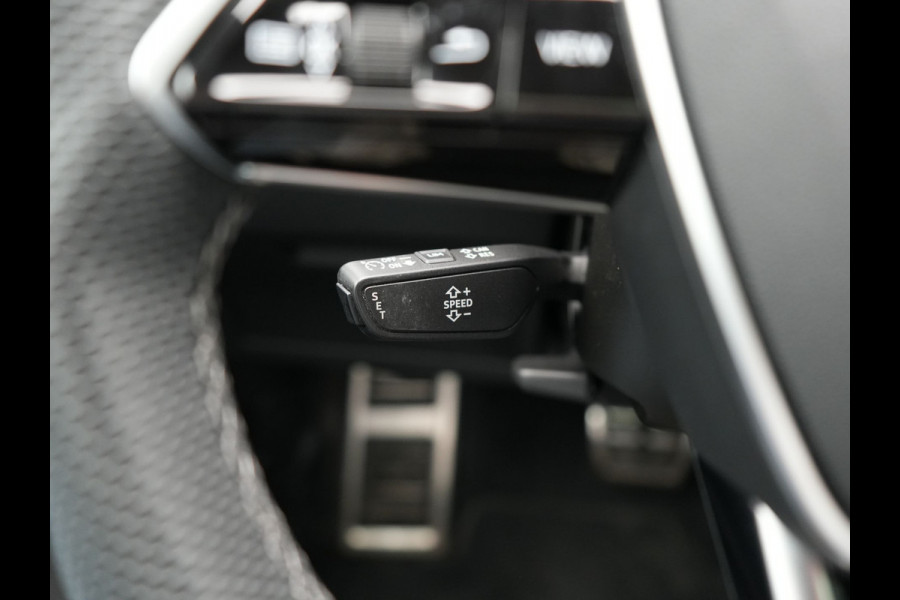 Audi Q8 Sportback e-tron 55 quattro 2x S Line 114 kWh 408pk Dealer O.H. | Luchtvering | Panodak | Head Up | 360 Camera | Matrix LED | Alcantara Sportstoelen Memory & Verwarmd | Keyless | Sfeerverlichting | Apple Carplay | Navigatie | DAB |