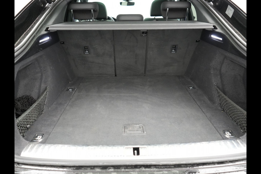 Audi Q8 Sportback e-tron 55 quattro 2x S Line 114 kWh 408pk Dealer O.H. | Luchtvering | Panodak | Head Up | 360 Camera | Matrix LED | Alcantara Sportstoelen Memory & Verwarmd | Keyless | Sfeerverlichting | Apple Carplay | Navigatie | DAB |