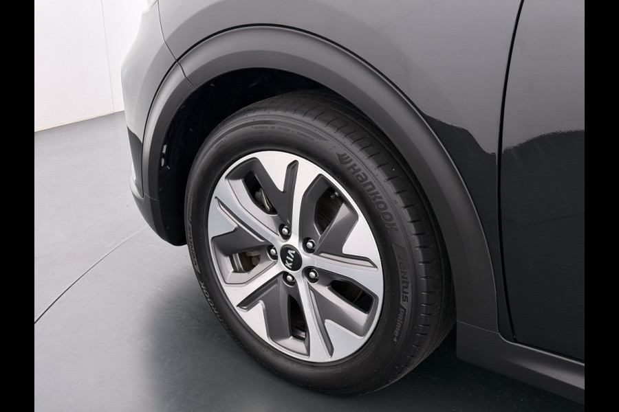 Kia e-Niro ExecutiveLine 64kWh SOH 100% Warmtepomp Panoramadak Adap.Cruise Stoelkoeling+Verwarming JBL®-Audio Leder Elek.Stoelen+Memory Cam Stuur+Achterbankverwarming Blind Spot VESS Lane Assist Lmv Privacy Glas Led Pdc DAB Dealeronderhouden