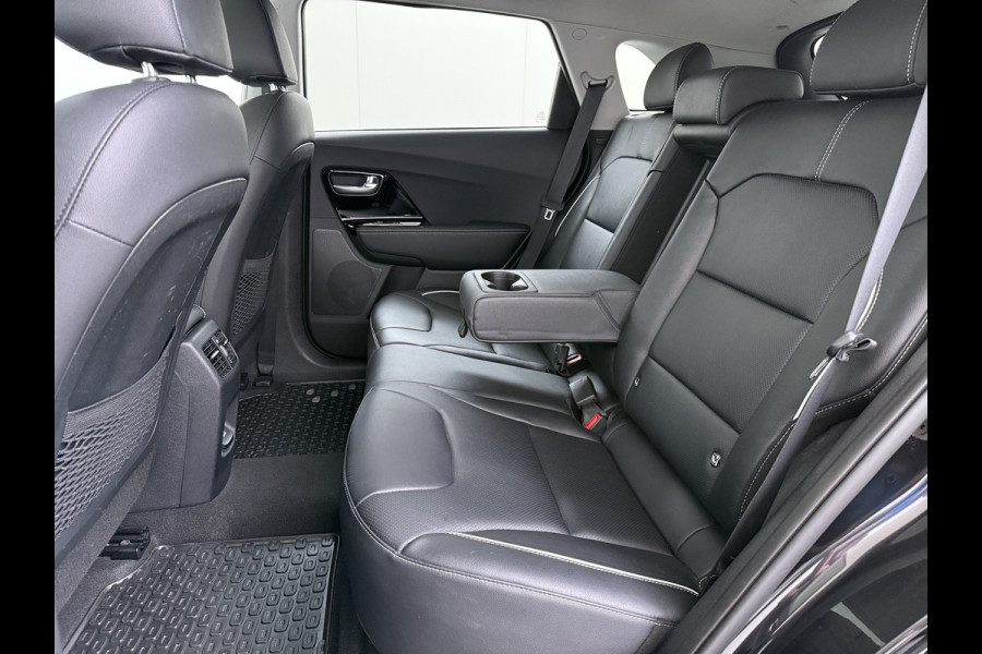 Kia e-Niro ExecutiveLine 64kWh SOH 100% Warmtepomp Panoramadak Adap.Cruise Stoelkoeling+Verwarming JBL®-Audio Leder Elek.Stoelen+Memory Cam Stuur+Achterbankverwarming Blind Spot VESS Lane Assist Lmv Privacy Glas Led Pdc DAB Dealeronderhouden