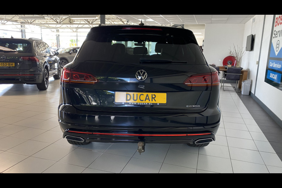 Volkswagen Touareg 3.0 TSi 4MOTION R 462 PK / Panoramadak / Trekhaak/