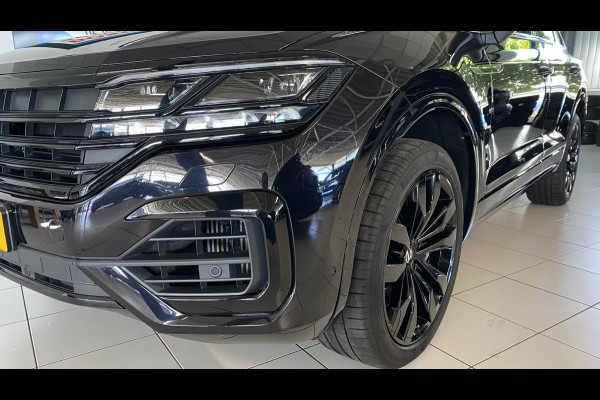 Volkswagen Touareg 3.0 TSi 4MOTION R 462 PK / Panoramadak / Trekhaak/