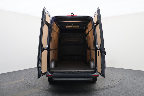 Mercedes-Benz Sprinter 317 CDI Automaat L2H2 Pro 3-Zits, Airco, Cruise, Camera, Navigatie, Bluetooth, PDC, Trekhaak, 18''