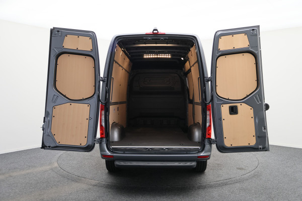 Mercedes-Benz Sprinter 317 CDI Automaat L2H2 Pro 3-Zits, Airco, Cruise, Camera, Navigatie, Bluetooth, PDC, Trekhaak, 18''