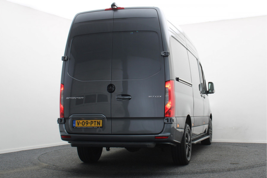 Mercedes-Benz Sprinter 317 CDI Automaat L2H2 Pro 3-Zits, Airco, Cruise, Camera, Navigatie, Bluetooth, PDC, Trekhaak, 18''